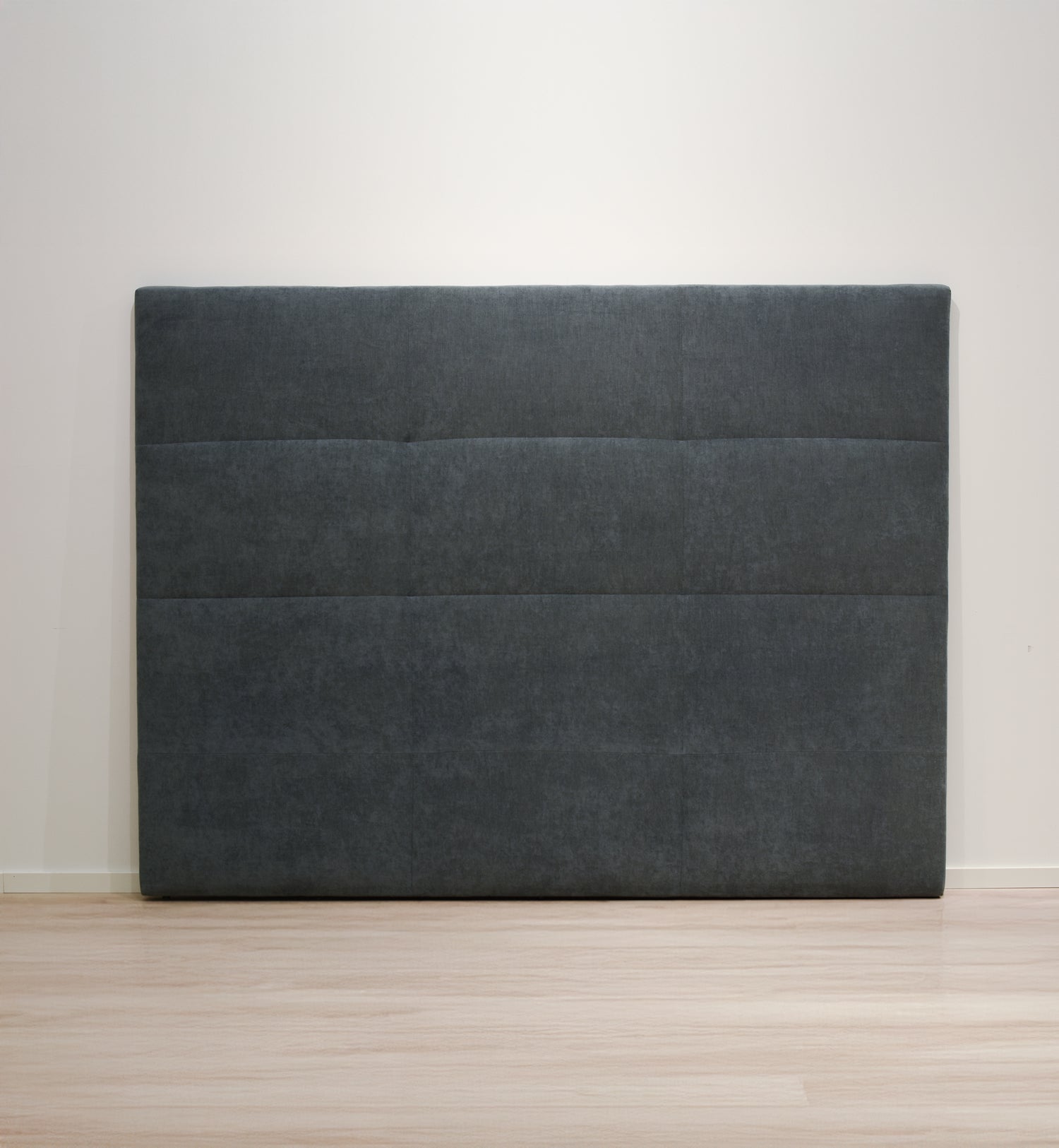 DEMO - Huvudgavel Wall 210cm