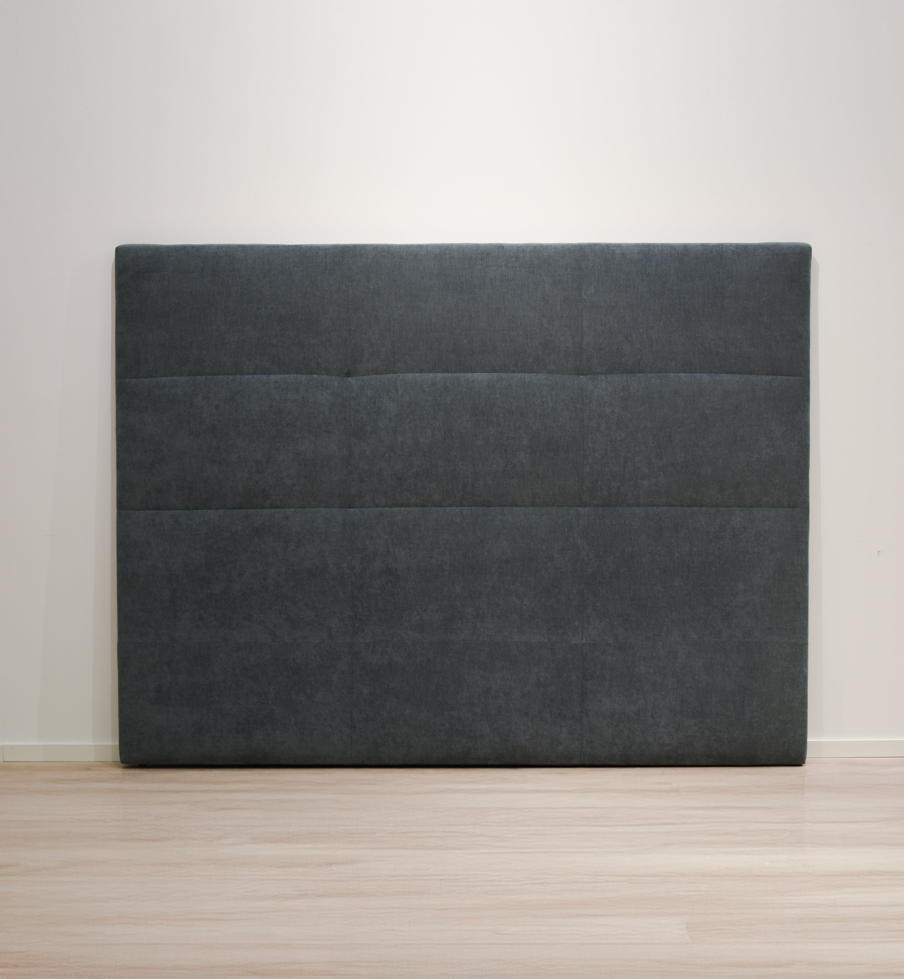 DEMO - Huvudgavel Wall 210cm