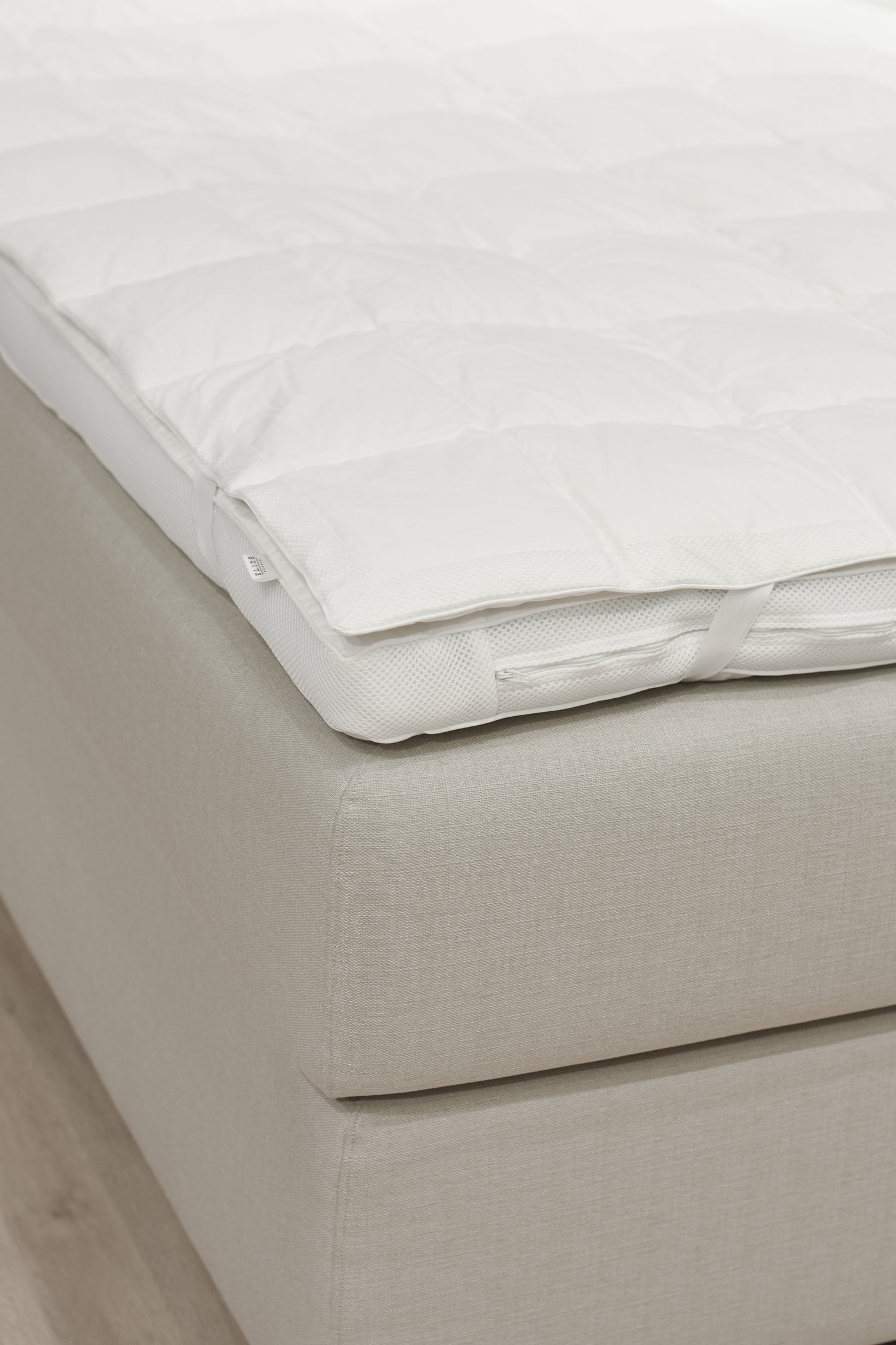 Bäddmadrasskydd Temprakon Zone Downtopper