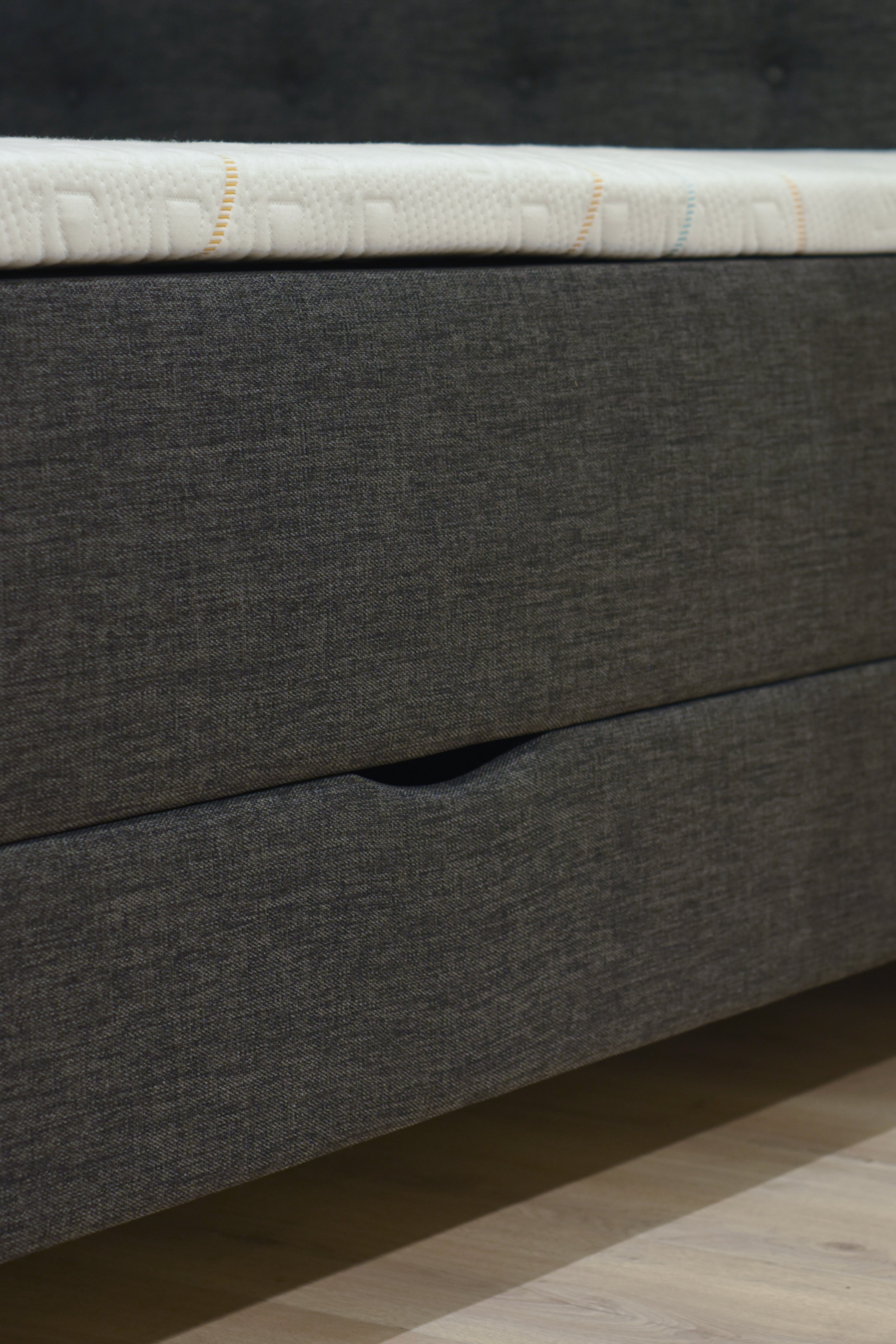 DEMO Turin Förvaringssäng