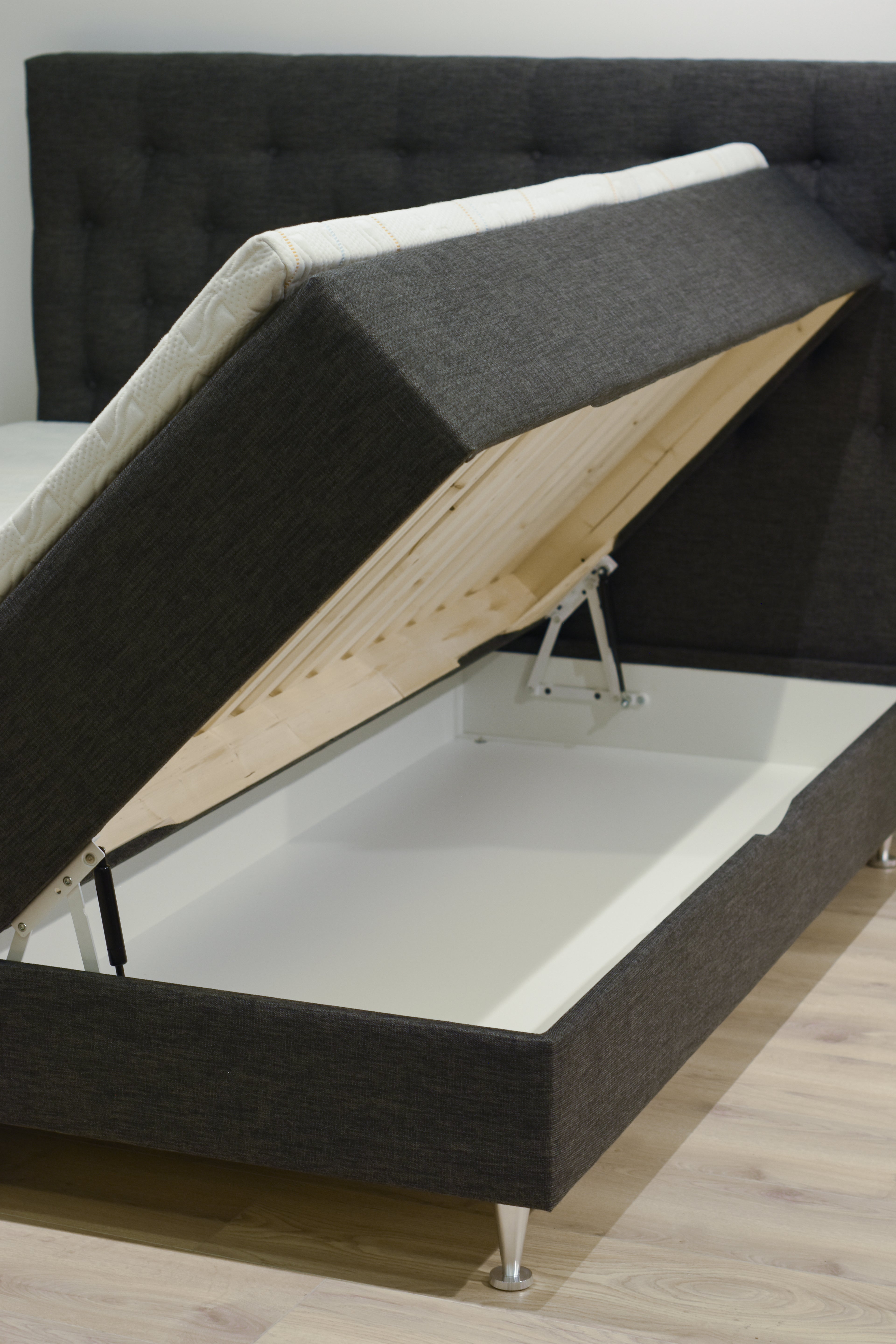 DEMO Turin Förvaringssäng