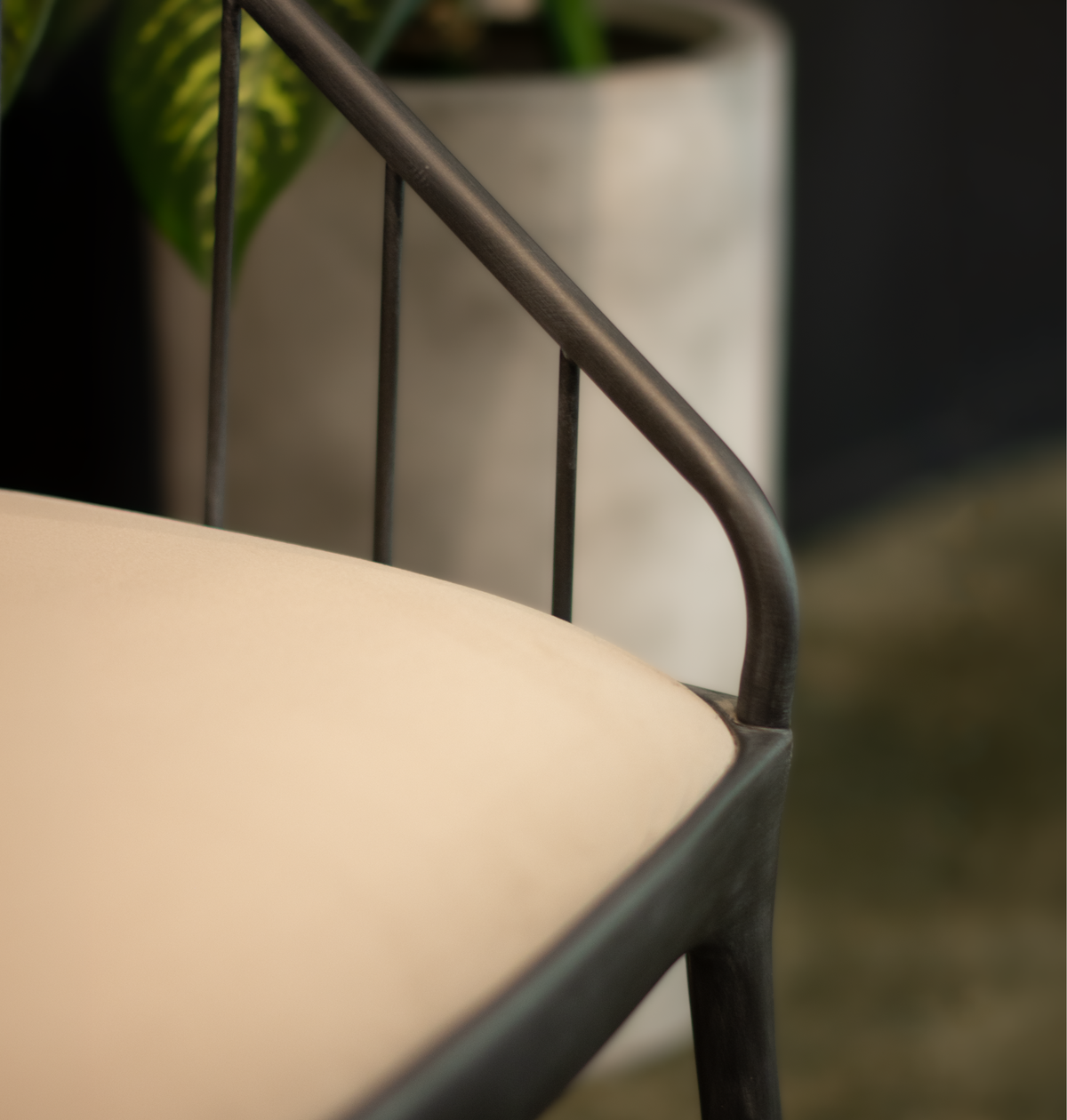 Stol Feel Iron Chair